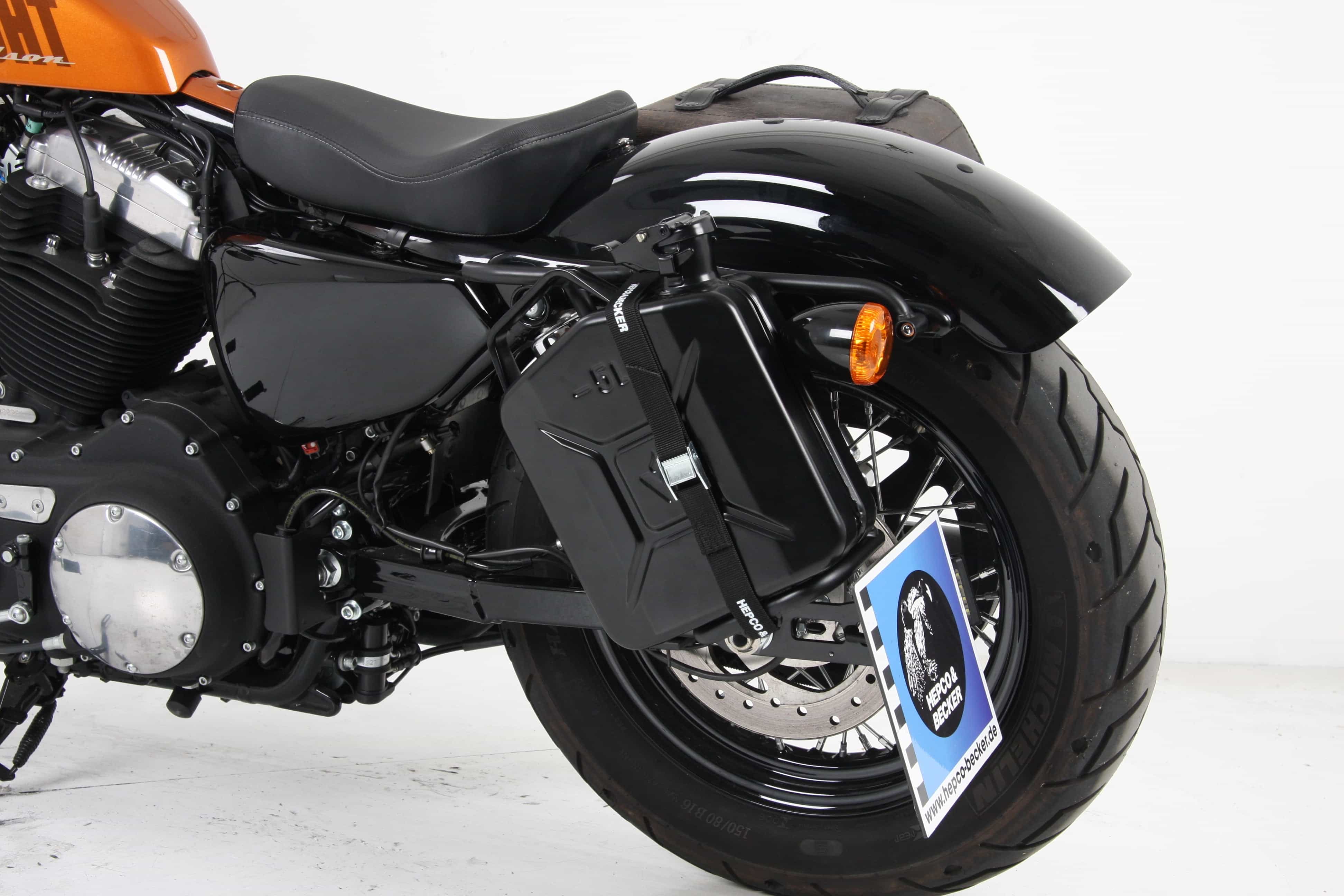 Canister 4 ltr. incl. holder left Cutout - black for Harley-Davidson Sportster 883 Roadster/Iron 883/Super Low/ 8